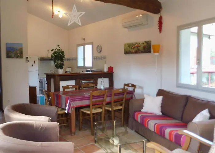 Etxe Ttipia Nyaraló *